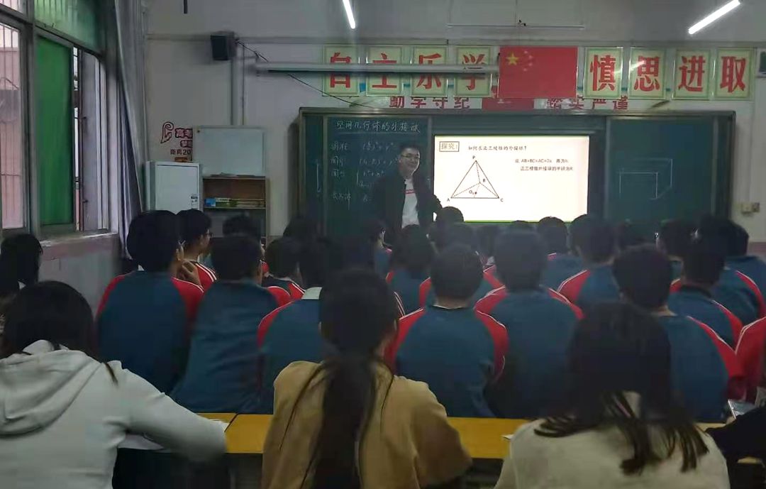 迎宾2副本.jpg 迎宾2副本.jpg