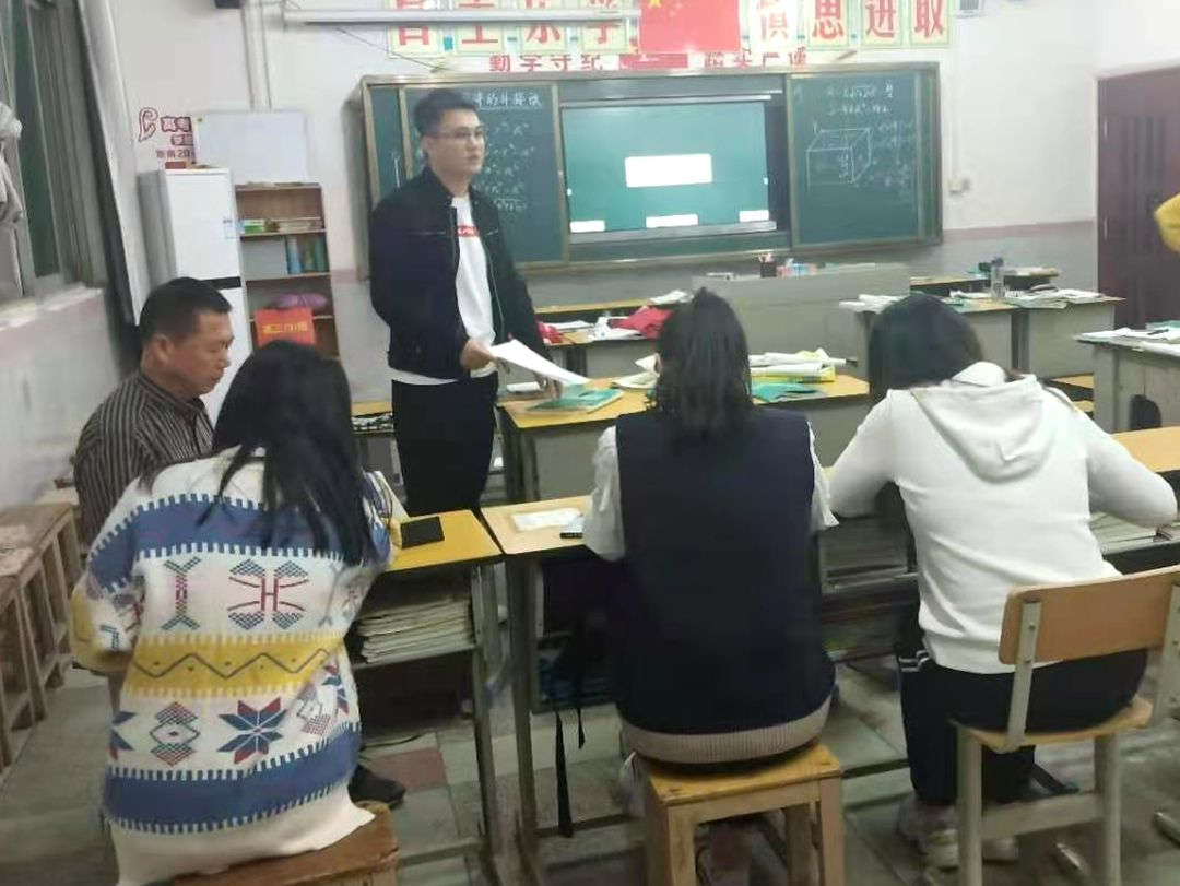 迎宾1_副本.jpg 迎宾1_副本.jpg