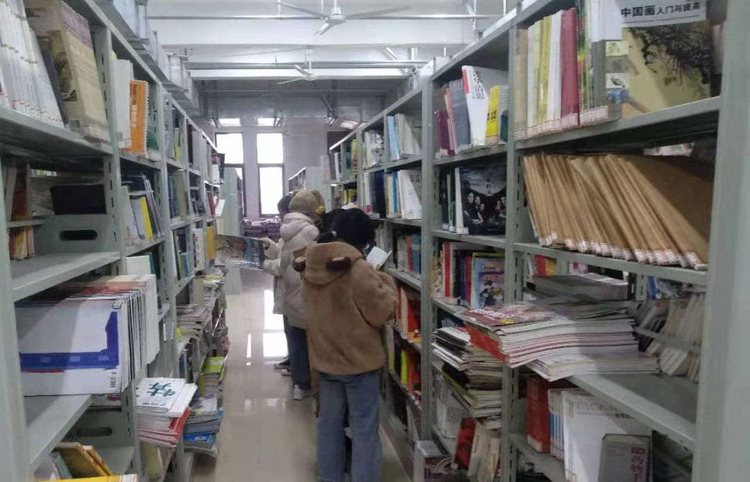 图书馆2_副本.jpg 图书馆2_副本.jpg