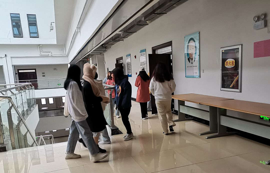 图书馆7_副本.jpg 图书馆7_副本.jpg